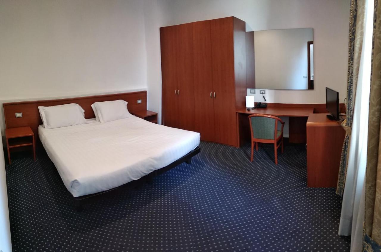 Hotel Glis 산마우로토리네세 외부 사진