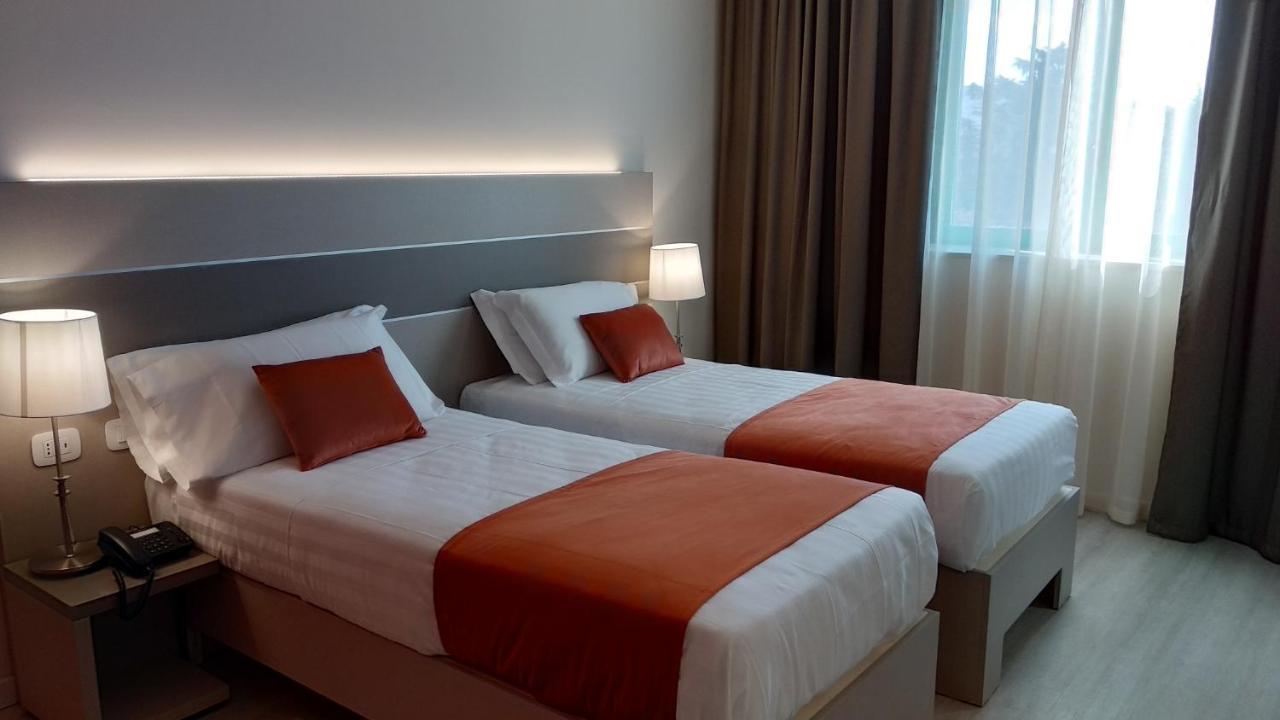 Hotel Glis 산마우로토리네세 외부 사진