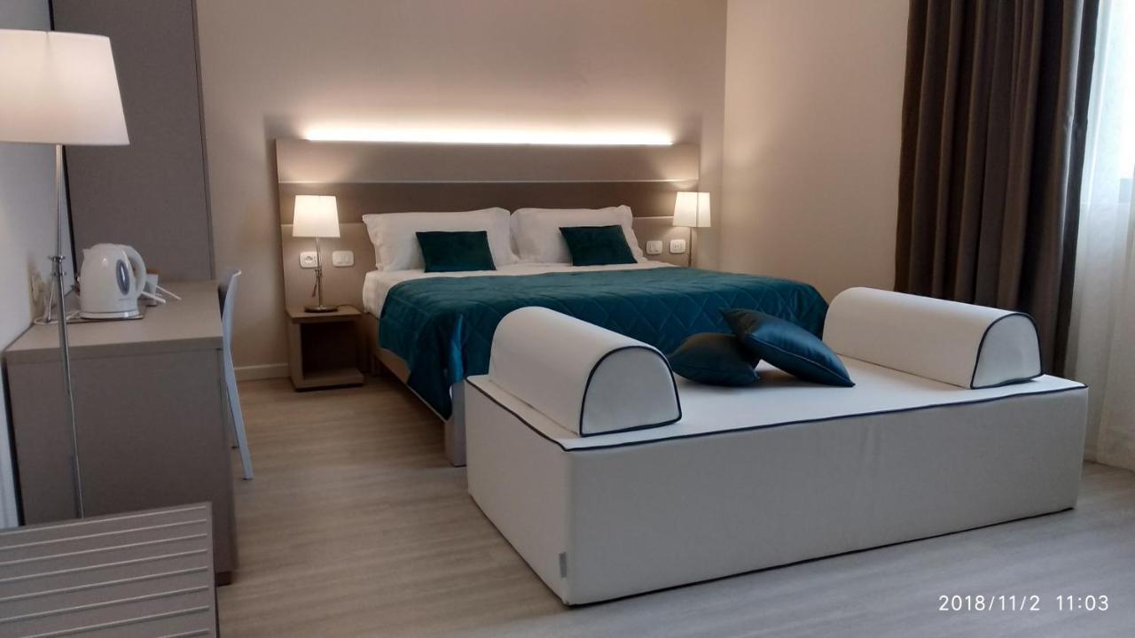 Hotel Glis 산마우로토리네세 외부 사진