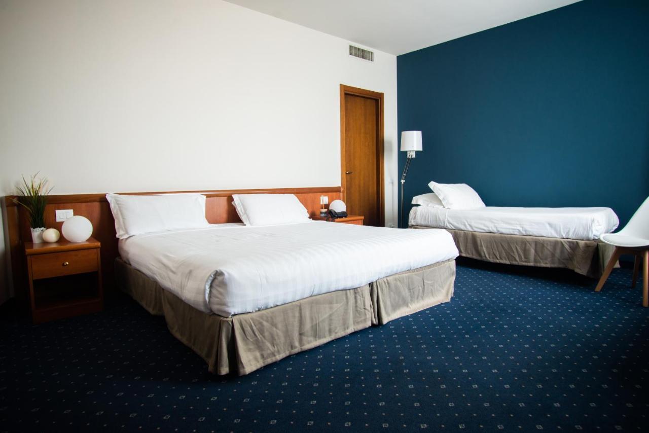 Hotel Glis 산마우로토리네세 외부 사진